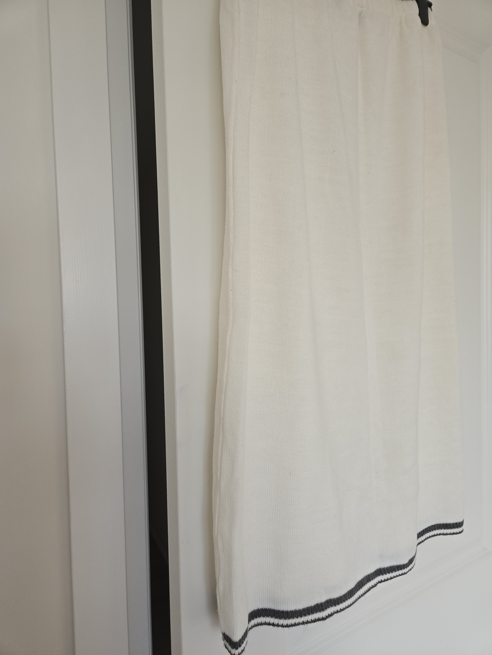 Cream Knit Midi Skirt with Contrast Trim - Picture 5 of 9